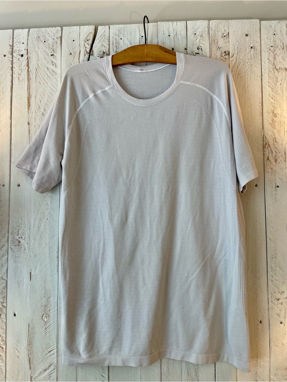 Lululemon Men’s Large White Performance Training Shirt